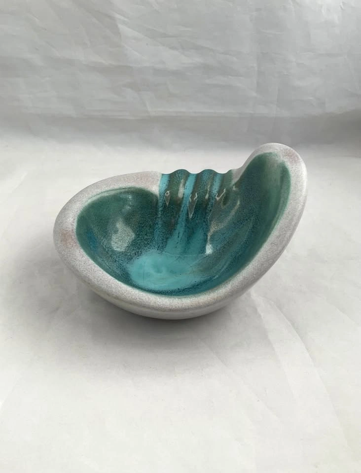Mid-Century: Sheldon Gants Designed Ashtray for Kroywen Art Cera
