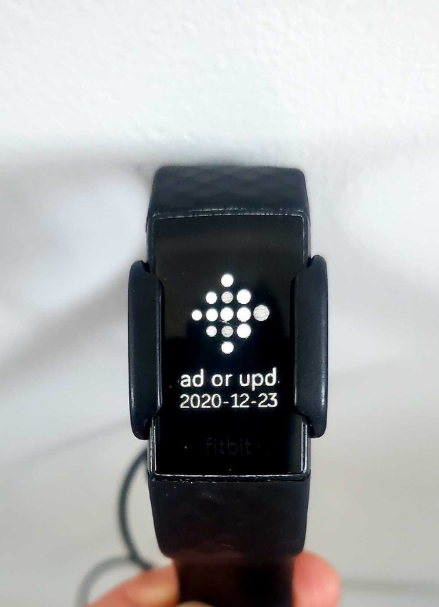Fitbit Charge 4 (Good Condition)