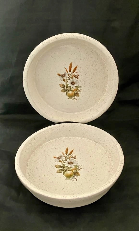 Vintage: “Country Charm” Cake Pan Set by Blue Mountain Pottery