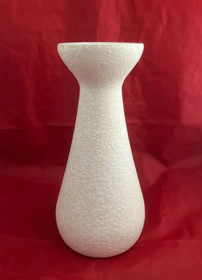 Mid-Century: Smooth Pebble Glazed Vase by Sequoia Ware - photo 3
