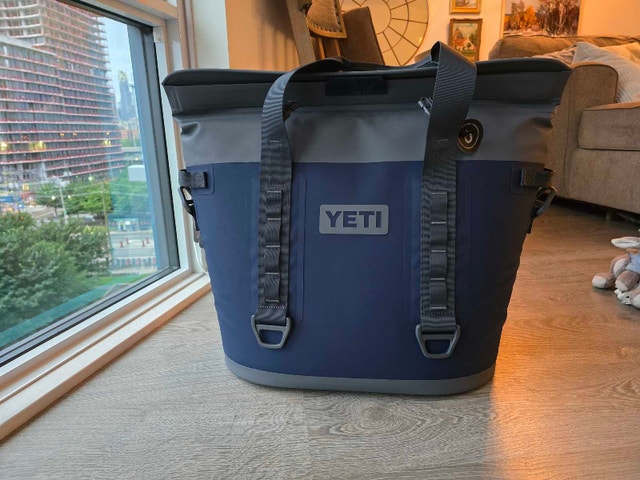 YETI Hopper M30 Cooler - New Unused