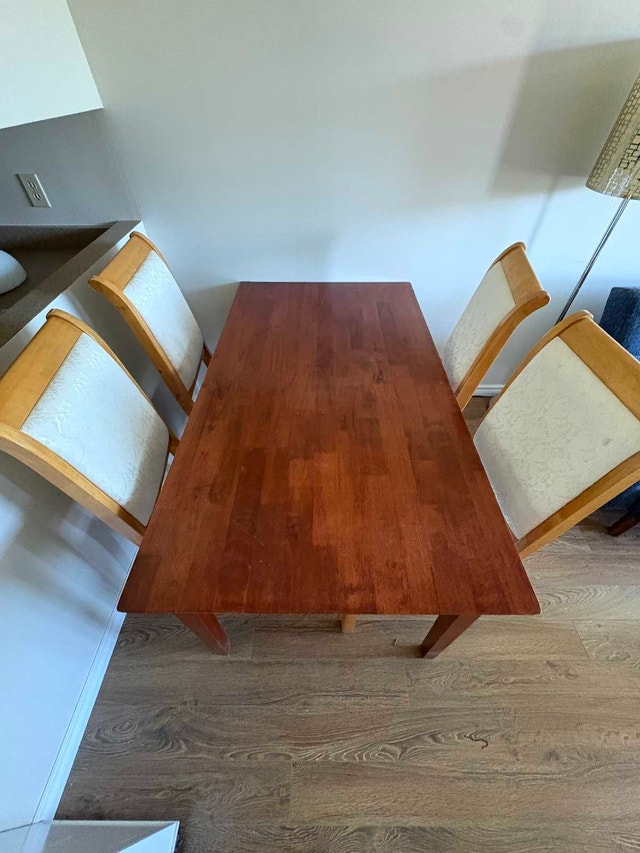 Dining Table and Chairs Set