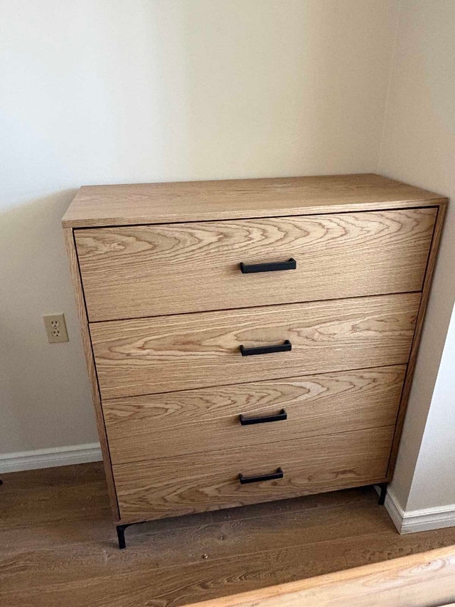 Oak Wood 4-Drawer Dresser