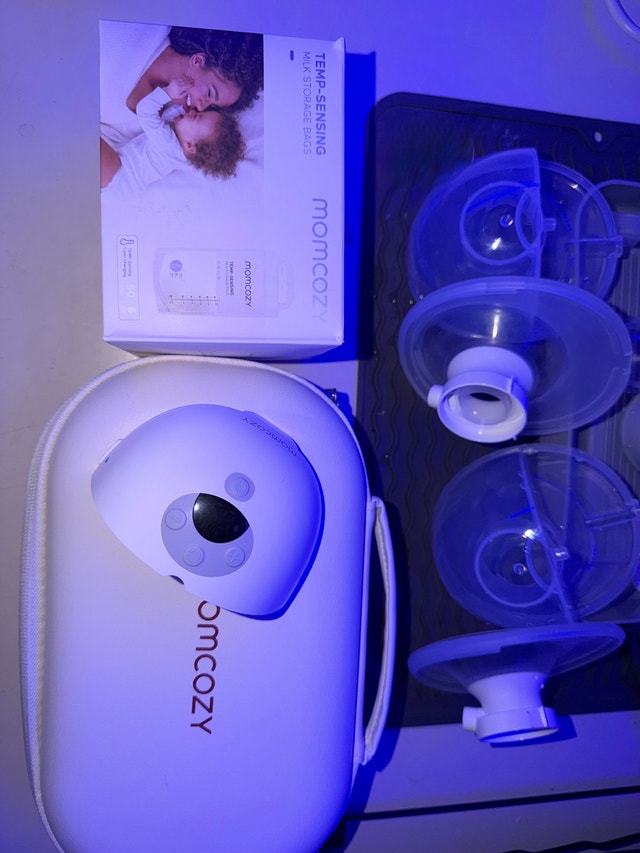 Momcozy Breast Pump & Milk Storage Bags