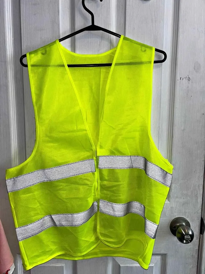 High-Visibility Safety Vests – Qty 10 Available 🦺✨ thumbnail
