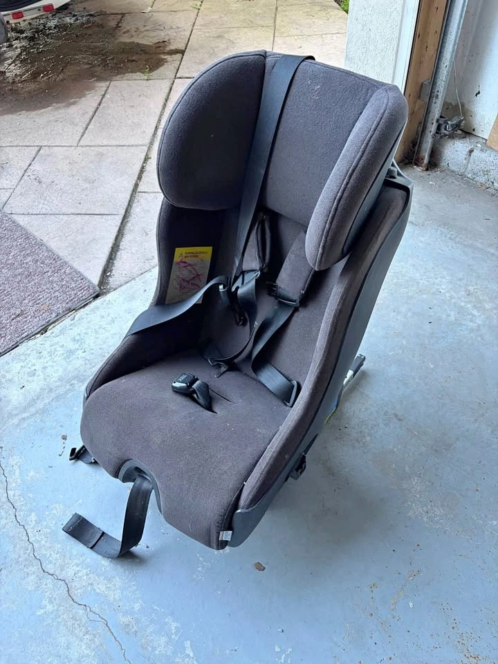 Clek Foonf Convertible Car Seat
