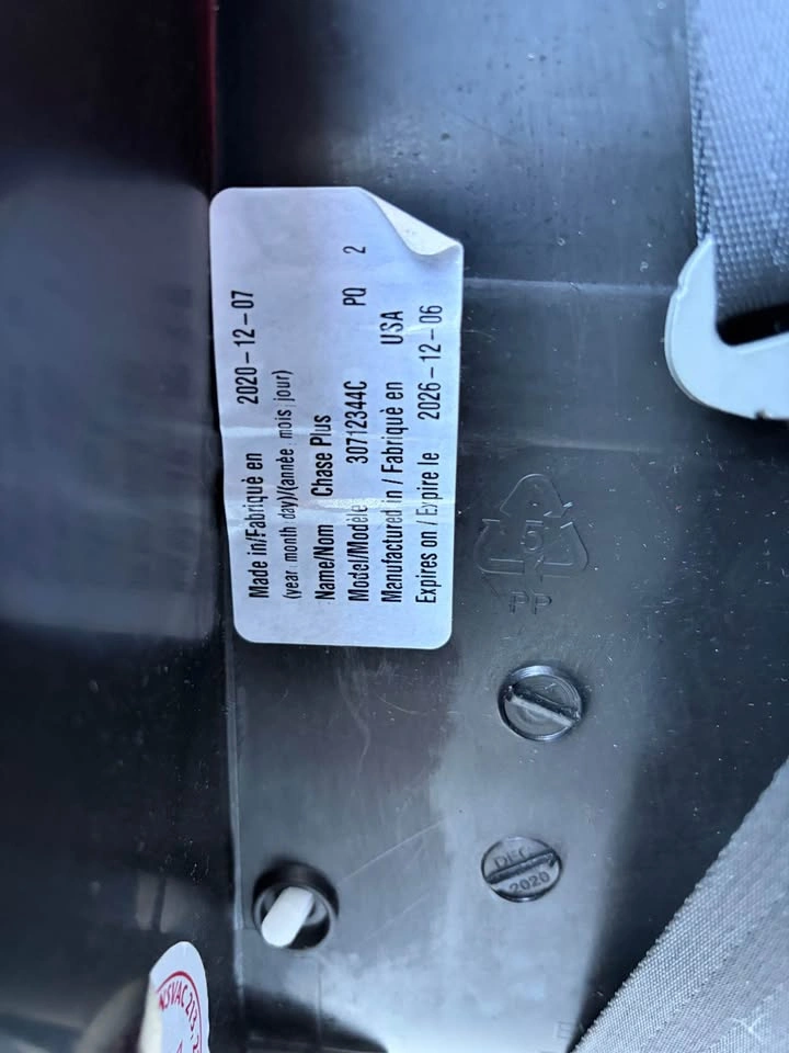 Evenflo Chase Plus Car Seat - photo 3