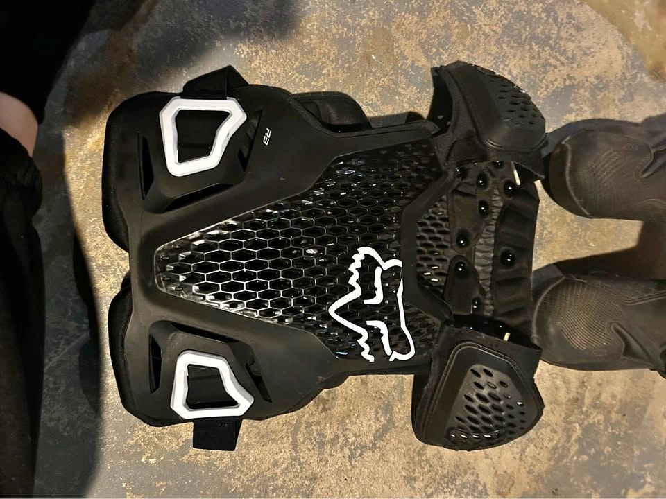Fox R3 Youth Chest Protector