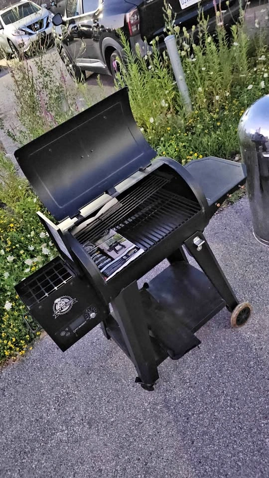 Pit Boss Pellet Grill NEW