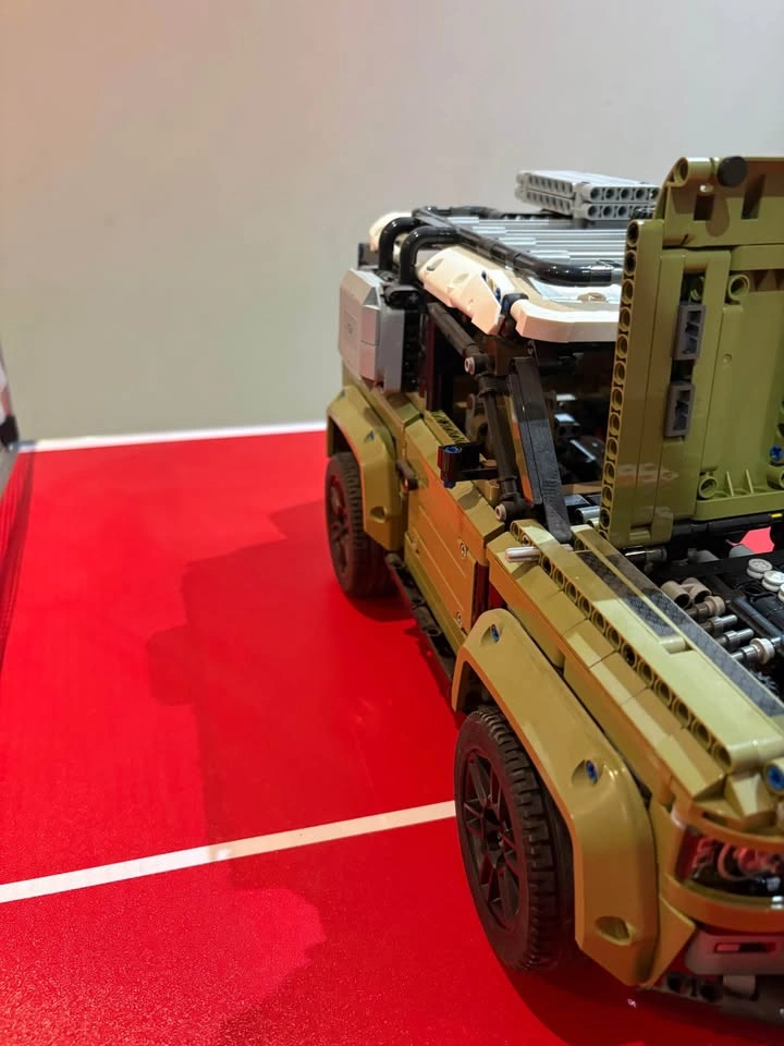 Lego Technic Land Rover Defender - photo 5