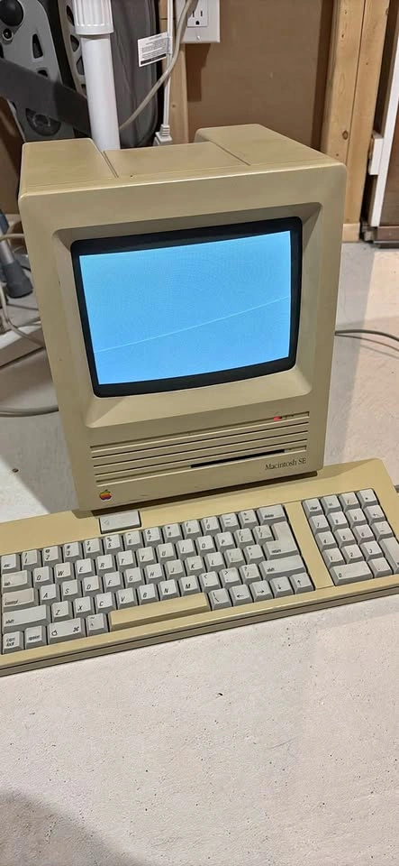 Apple Macintosh SE