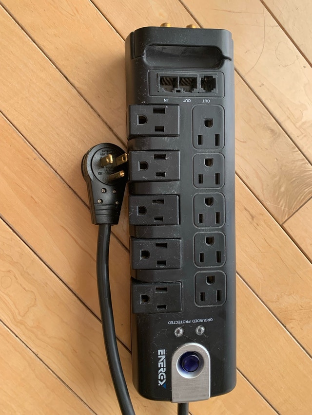 EnerGX 10-Outlet Surge Protector