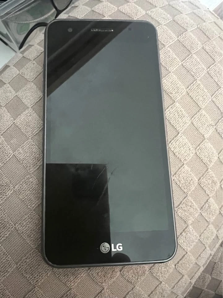 LG K4 2017 Smartphone - photo 3