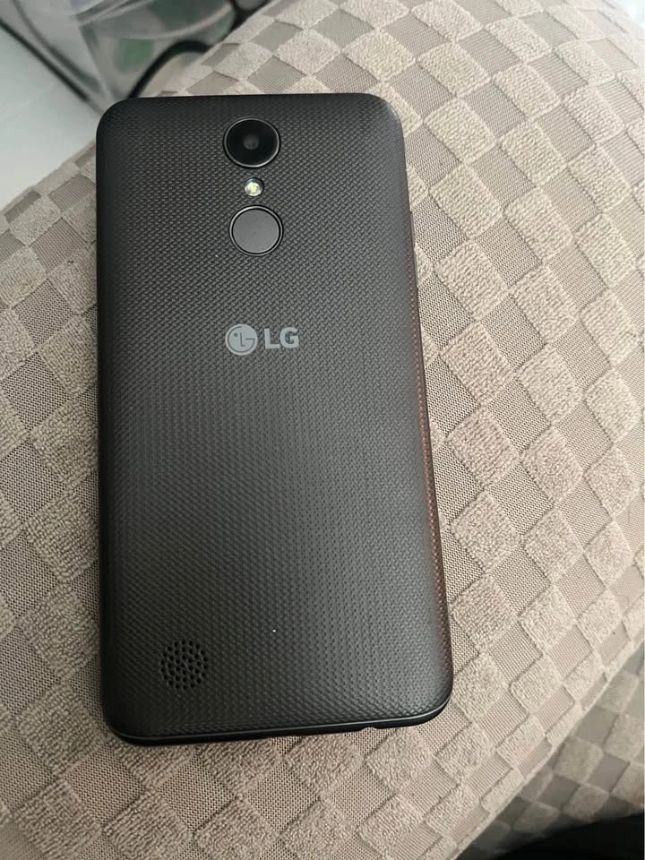 LG K4 2017 Smartphone - photo 4