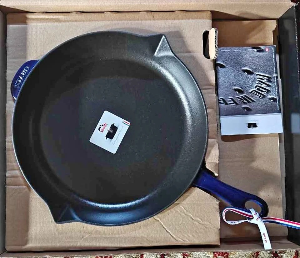NEW Staub 12-inch (30 cm) Cast Iron Frying Pan Lily Pattern