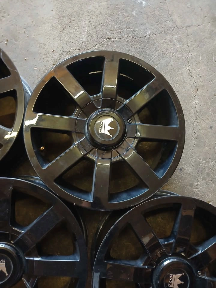 Set of 17 inch Mazzi rims 5x114.3 or 5x127 - photo 4