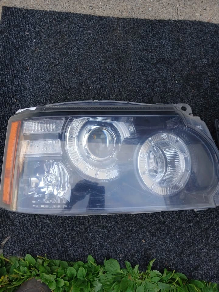 2010-2013 Range Rover Sport Headlights - photo 2
