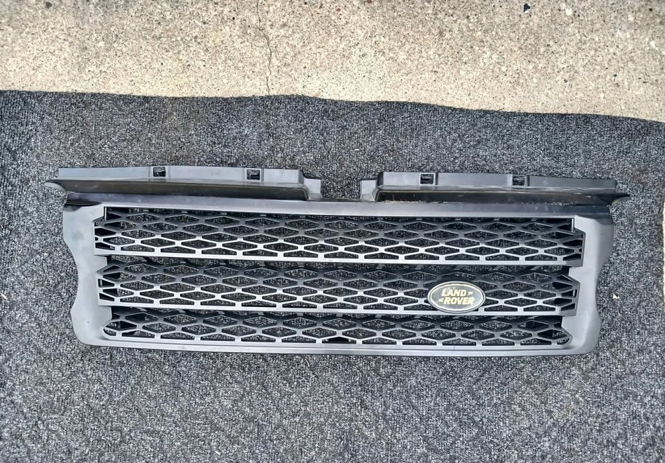 Land Rover front grille