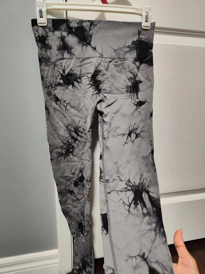 High-Waisted Tie-Dye Scrunch Butt Leggings - photo 3