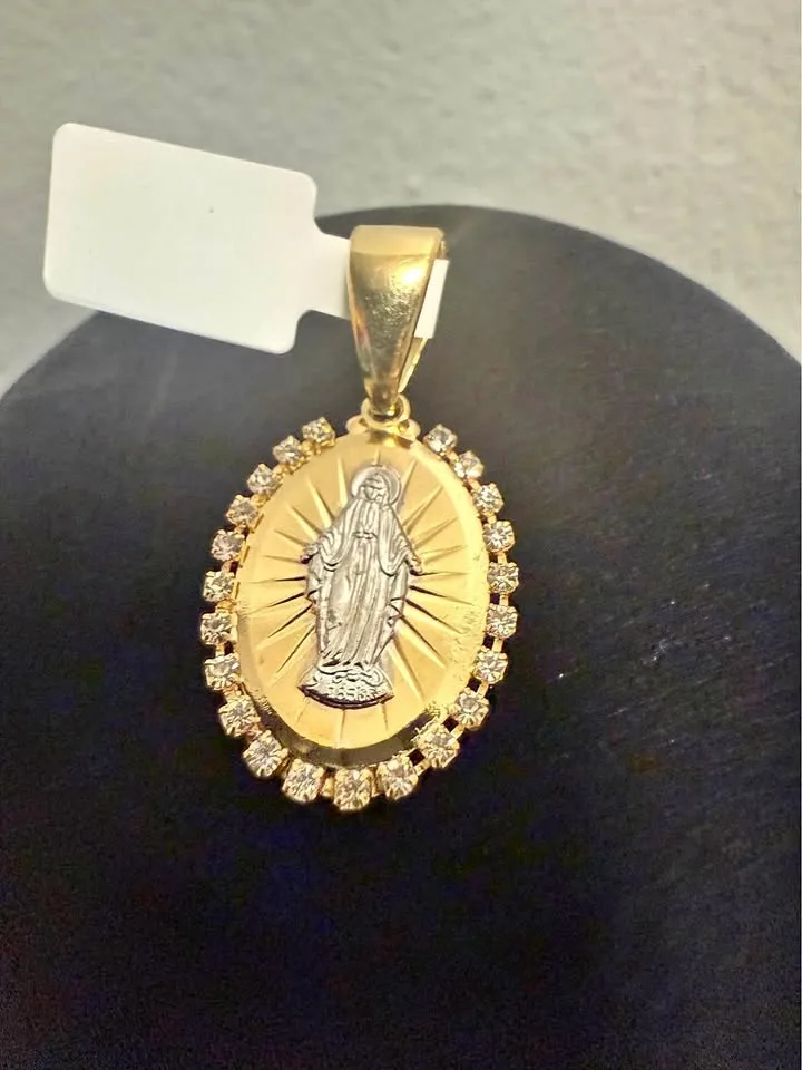 18k Gold Fill Virgin Mary Pendant thumbnail