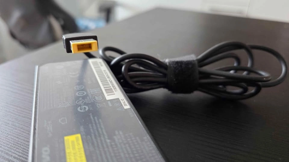 Authentic Lenovo laptop chargers - photo 2