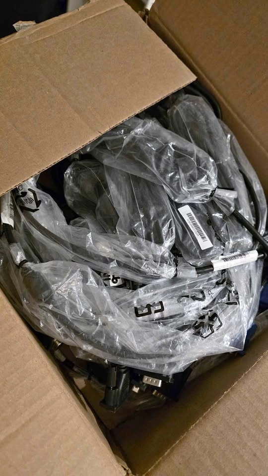 Brand new VGA cables (lot - 20x items)