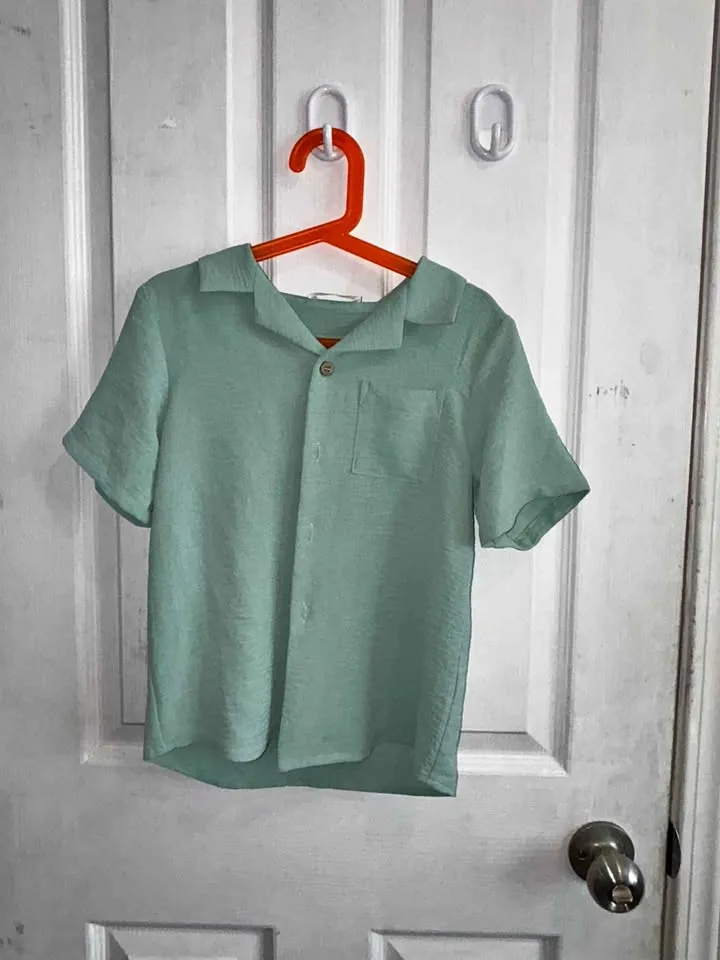 Size 130 Arshiner 2-Piece Set – Sage Green Shirt & Shorts thumbnail