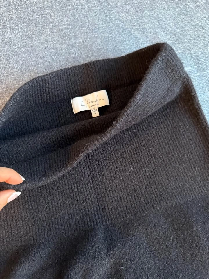 Black Skirt - photo 4