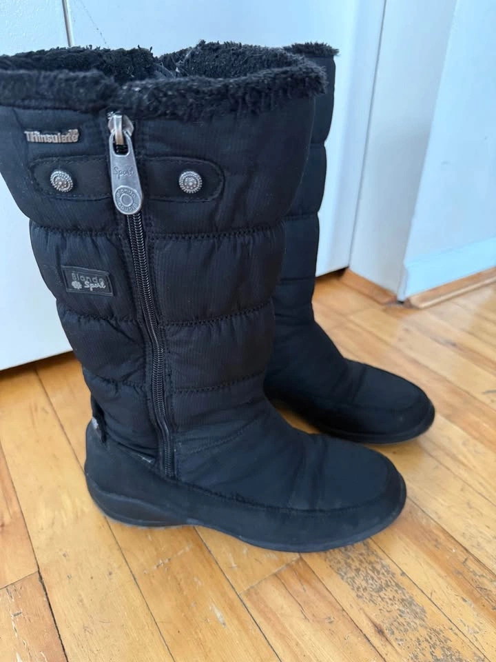 Waterproof winter boots size 39