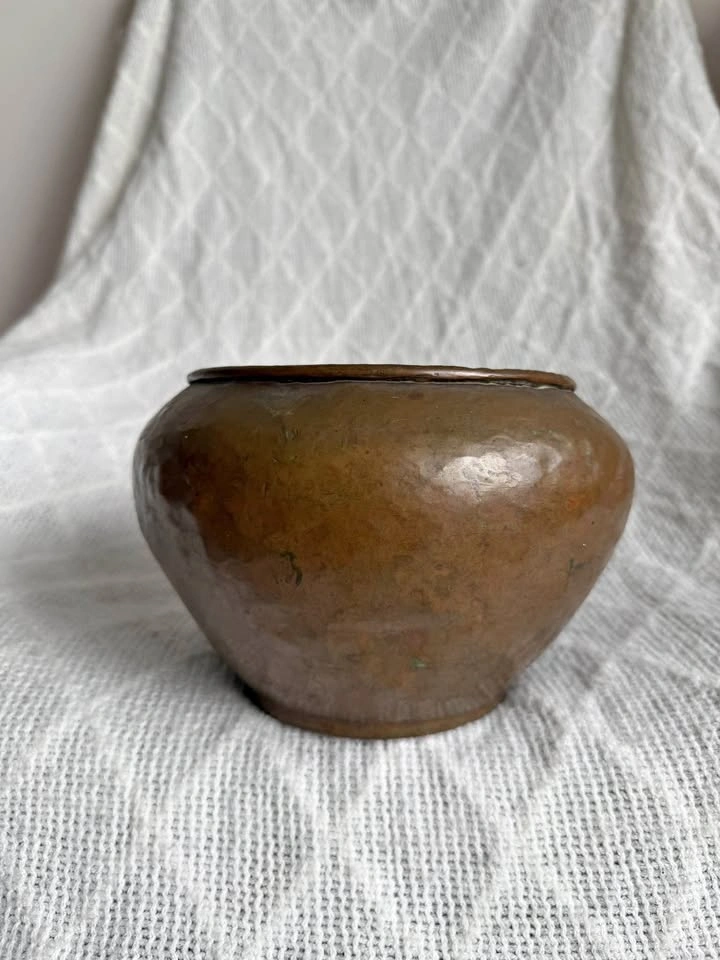Antique Vintage Hand-Hammered Copper Pot / Cauldron
