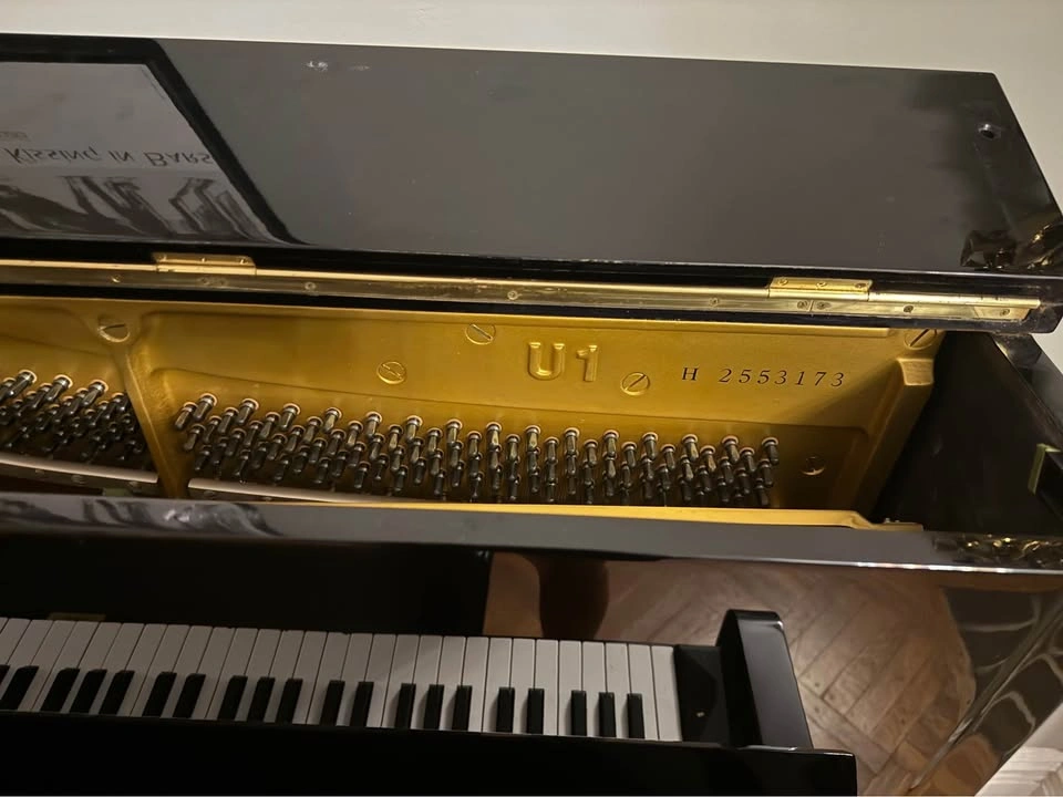 Yamaha Upright Piano – Excellent Condition! - photo 5