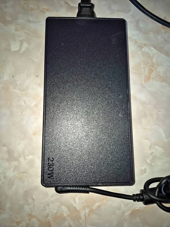 Lenovo 230W AC Adapter Slim Tip