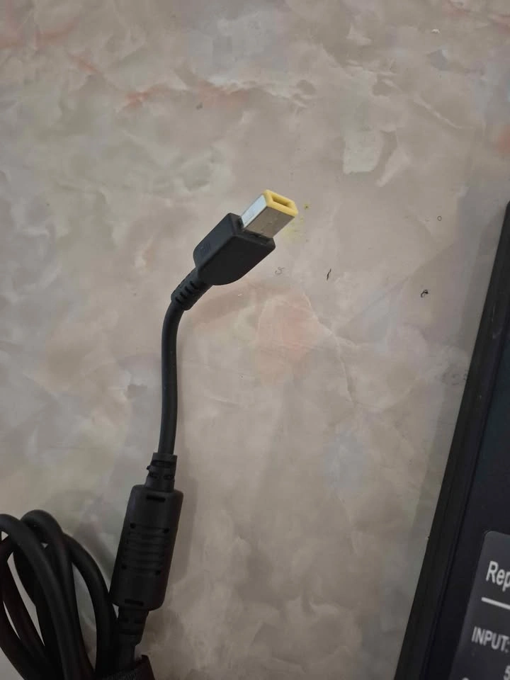 Lenovo 230W AC Adapter Slim Tip - photo 3