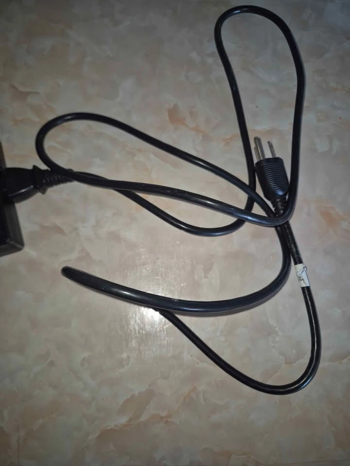 Lenovo 230W AC Adapter Slim Tip - photo 4