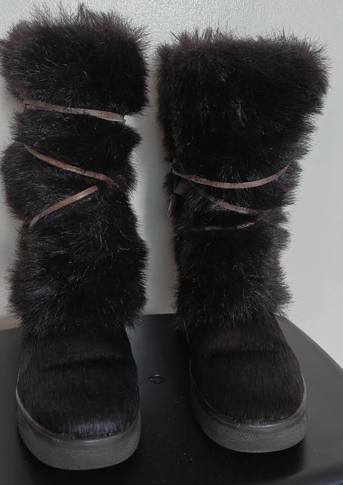 👢  Italian Women’s Fur Winter Snow Boots – Size 6 - photo 2