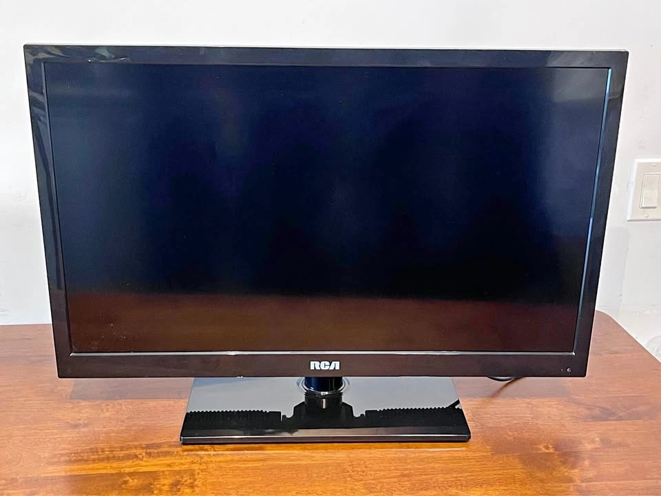 RCA 32” LED TV with Built-in DVD Player