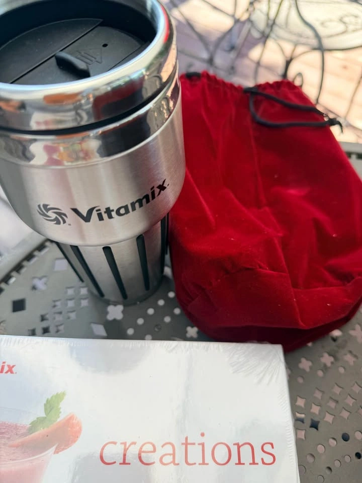 Vitamix Creations Elite Blender - Red - Complete Set - photo 3