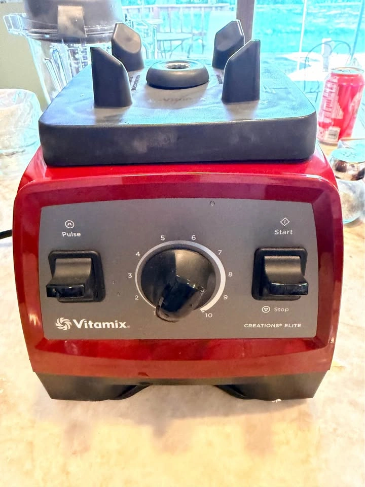 Vitamix Creations Elite Blender - Red - Complete Set - photo 5