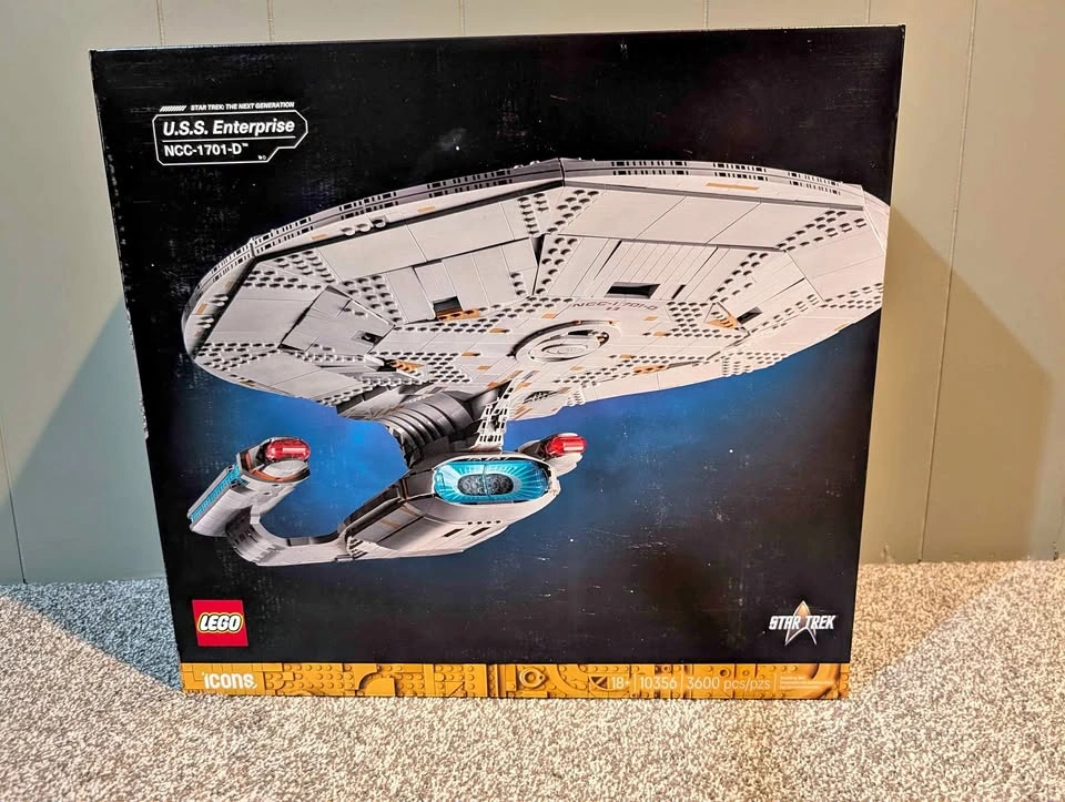BNIB LEGO Icons Star Trek U.S.S. Enterprise NCC-1701-D Set 10356