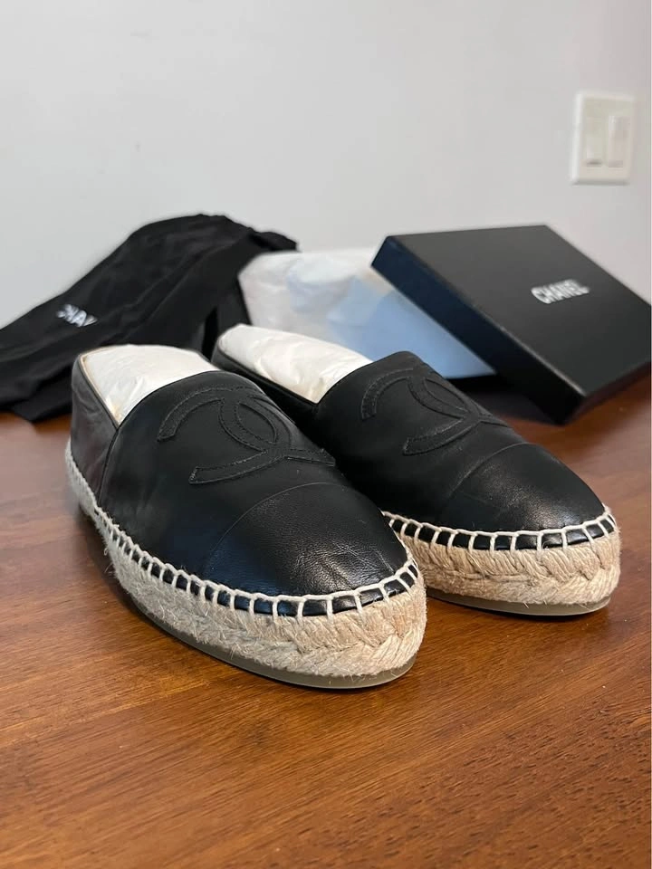 Chanel CC Logo Lambskin Espadrilles – Black, Size 36 - photo 3