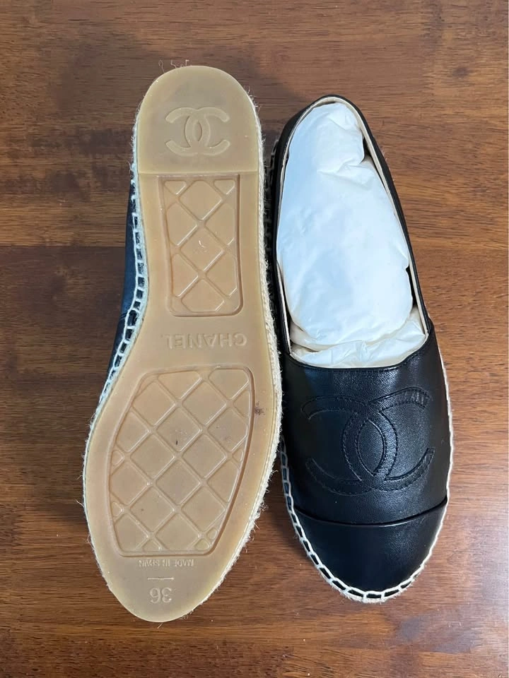 Chanel CC Logo Lambskin Espadrilles – Black, Size 36 - photo 4