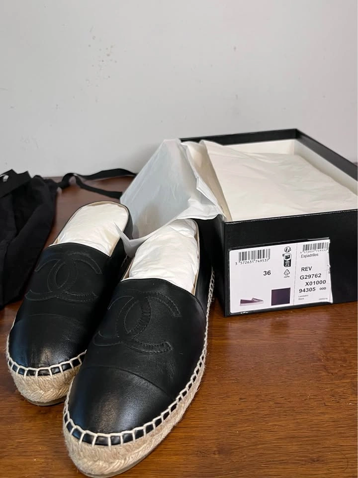 Chanel CC Logo Lambskin Espadrilles – Black, Size 36 - photo 5