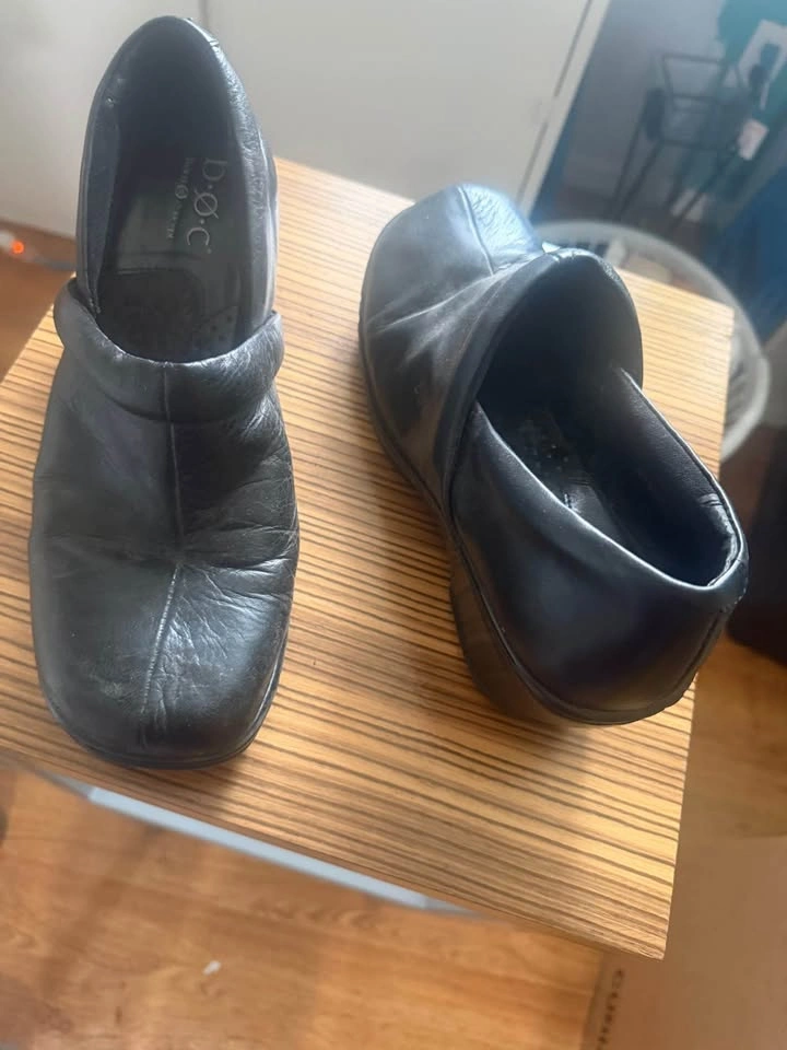 Woman’s shoes - photo 3