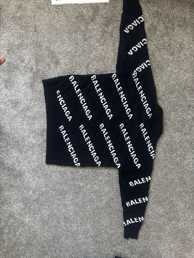 Balenciaga sweater - photo 3