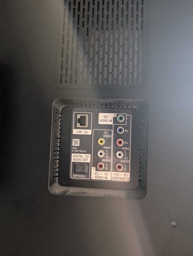 65" Sony 4K Smart TV (XBR-65X810C) - photo 3