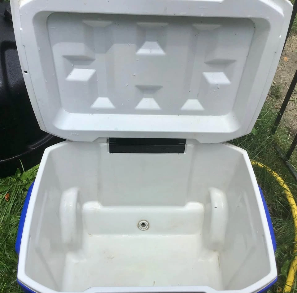 Coleman large wheeled cooler - photo 2
