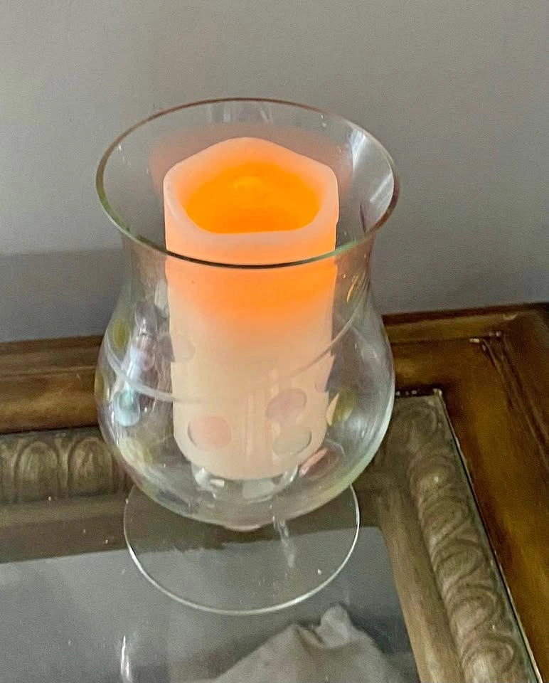 Glass candle holder