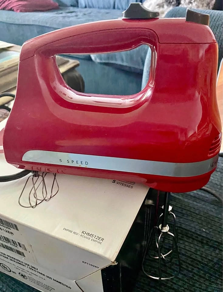 Hand mixer