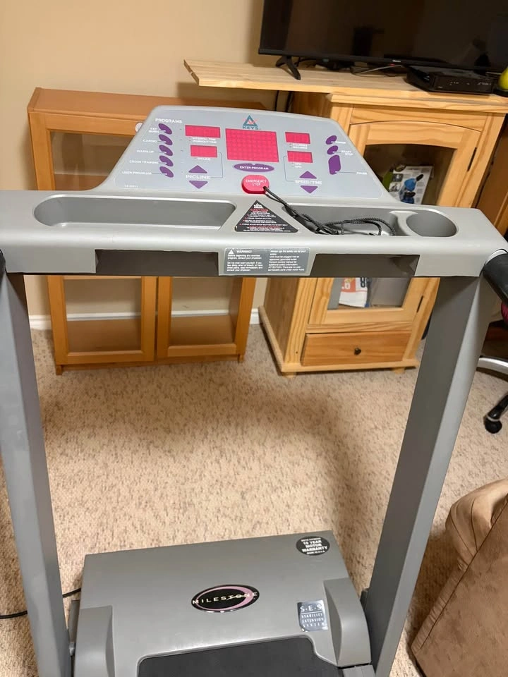 Milestone treadmill - photo 2