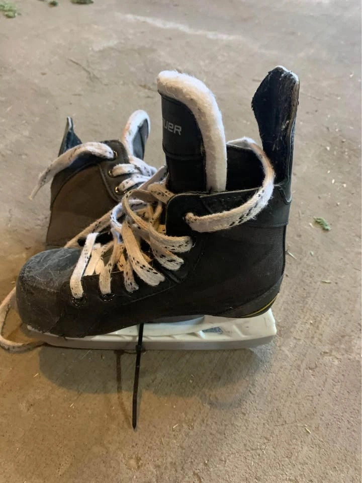 Kids ice skates